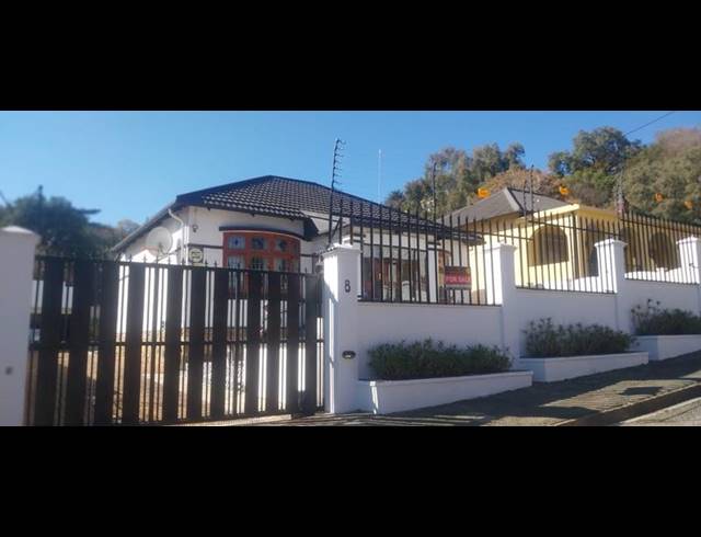 3 BEDROOM HOUSE FOR SALE IN KENSINGTON